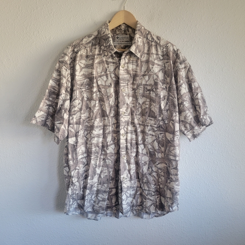 COLUMBIA SPORTSWEAR SHORT SLEEVE BUTTON DOWN FISH SHIRT MENS SIZE XL
